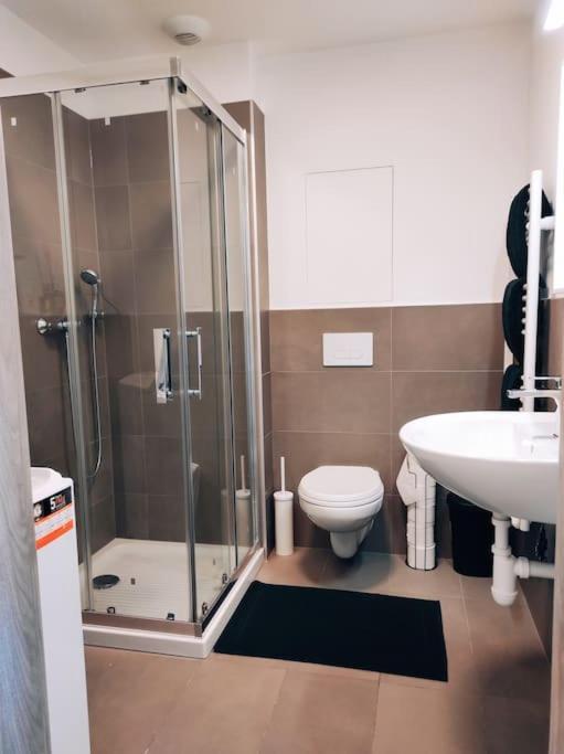 Airport Studio For Two, Free Parking, Airport View Bratislava Dış mekan fotoğraf
