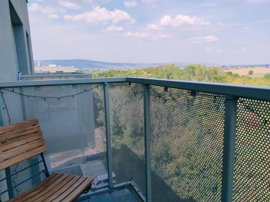 Airport Studio For Two, Free Parking, Airport View Bratislava Dış mekan fotoğraf