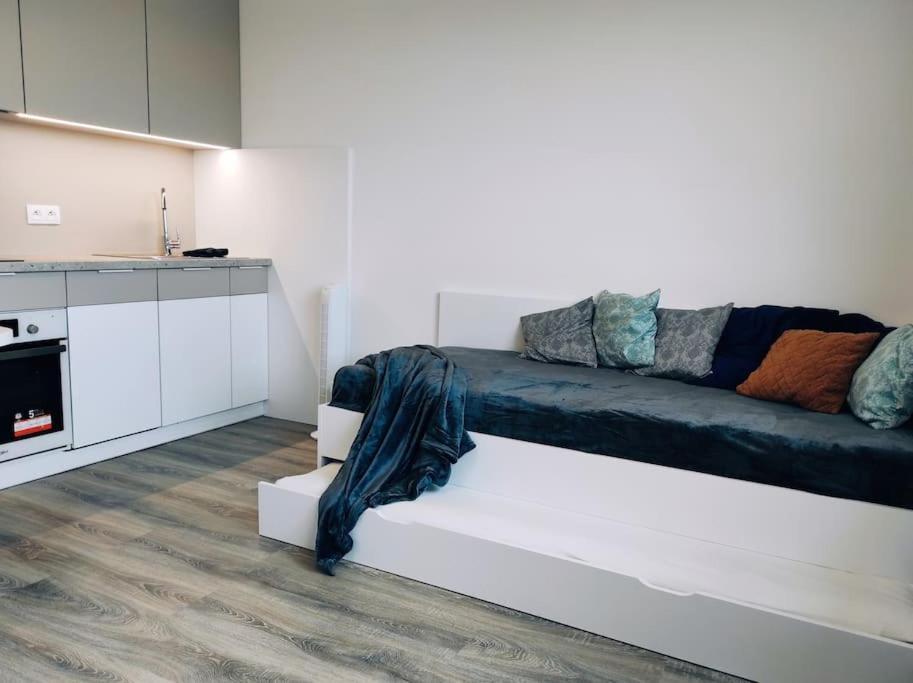 Airport Studio For Two, Free Parking, Airport View Bratislava Dış mekan fotoğraf